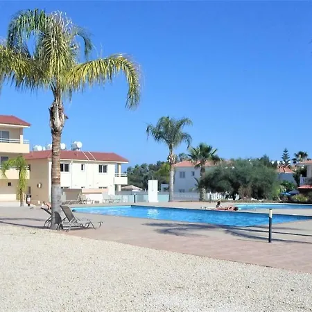 2 Bedroom Apartment, Nissi 3